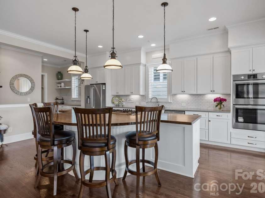 122 Sisters Cove Court, Mooresville, NC 28117.  MLS# CAR4368583, YatesRealty ID 22607. 