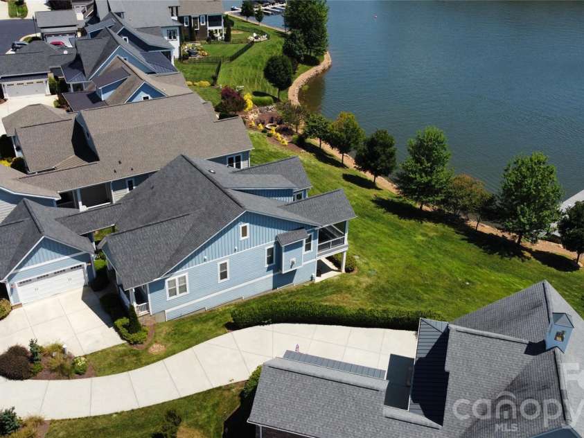 122 Sisters Cove Court, Mooresville, NC 28117.  MLS# CAR4368583, YatesRealty ID 22607. 