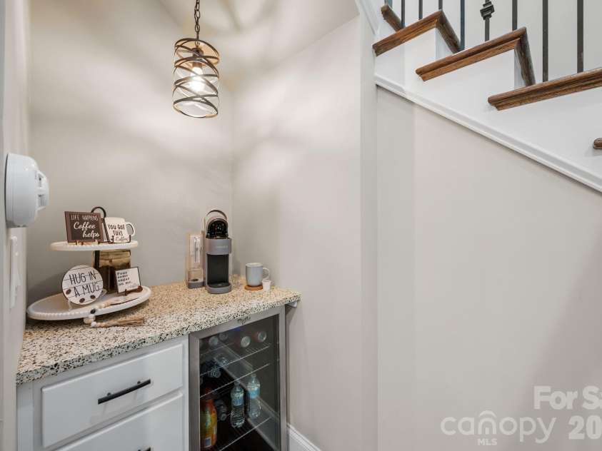 122 Sisters Cove Court, Mooresville, NC 28117.  MLS# CAR4368583, YatesRealty ID 22607. Lower level coffee nook