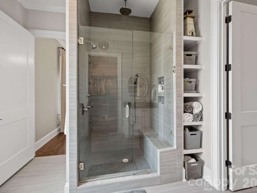 122 Sisters Cove Court, Mooresville, NC 28117.  MLS# CAR4368583, YatesRealty ID 22607. Primary Bath