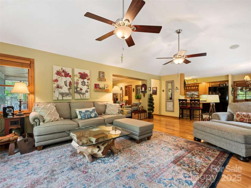 218 Red Oak Drive, Maggie Valley, NC 28751.  MLS# CAR4247895, YatesRealty ID 22607. 