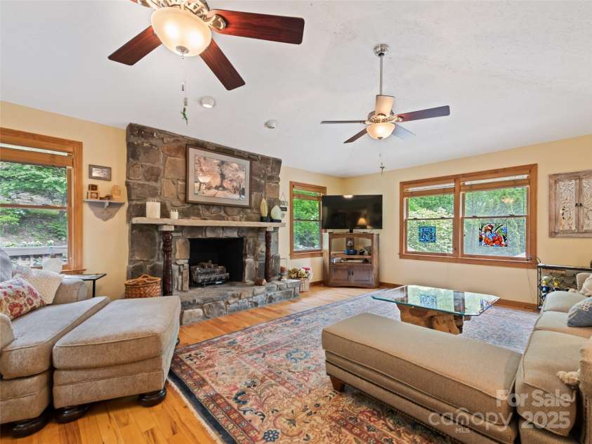 218 Red Oak Drive, Maggie Valley, NC 28751.  MLS# CAR4247895, YatesRealty ID 22607. 