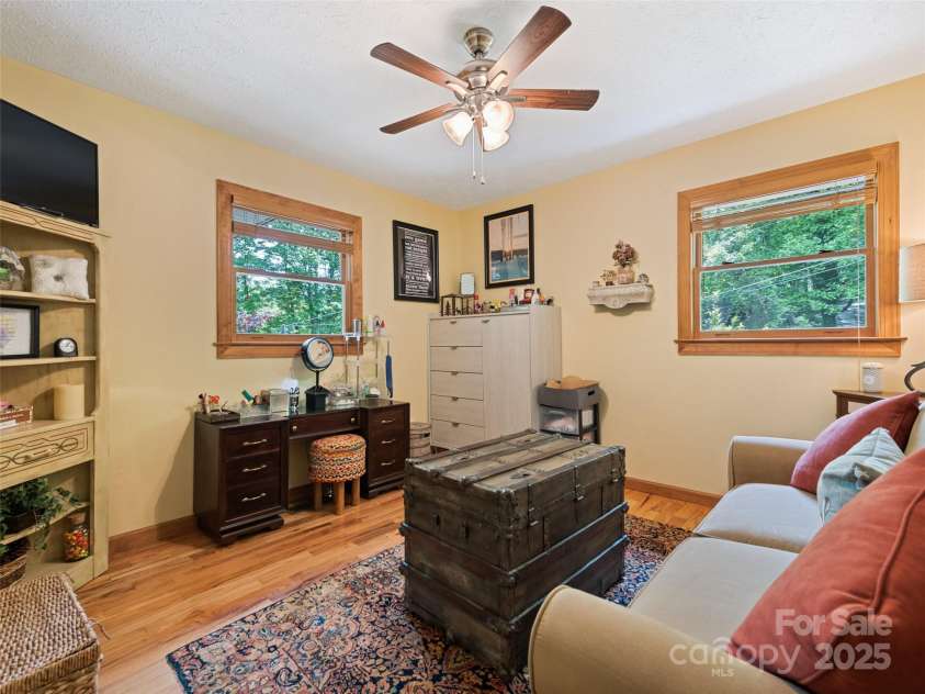 218 Red Oak Drive, Maggie Valley, NC 28751.  MLS# CAR4247895, YatesRealty ID 22607. 