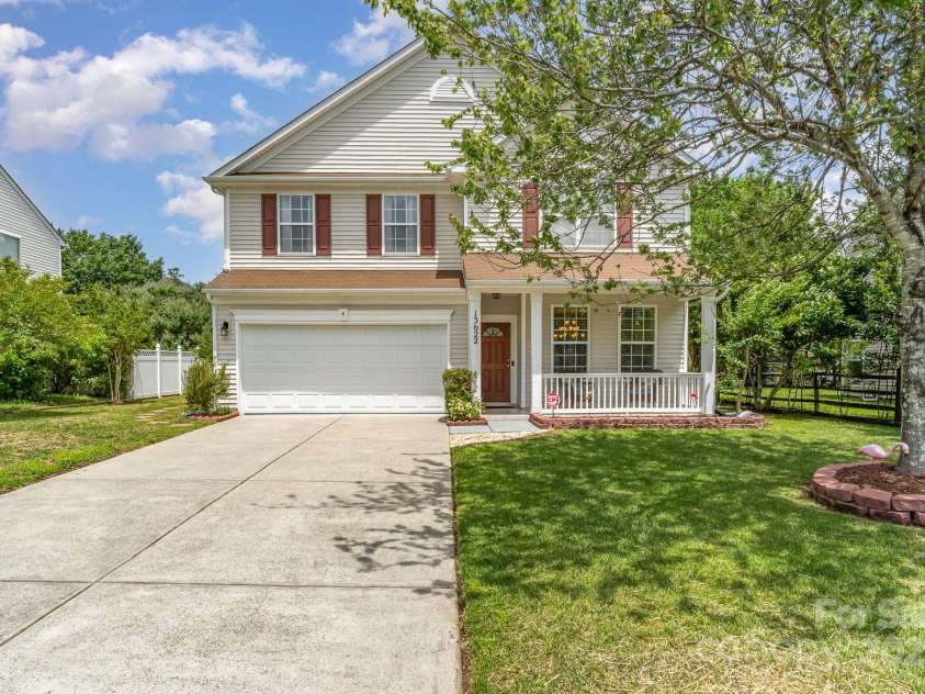 13622 Stringfellow Lane, Charlotte, NC 28278.  MLS# CAR4268781, YatesRealty ID 22608. 