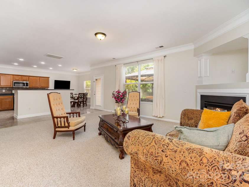 13622 Stringfellow Lane, Charlotte, NC 28278.  MLS# CAR4268781, YatesRealty ID 22608. 