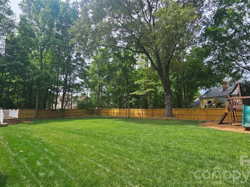 10646 Hall Drive, Charlotte, NC 28270.  MLS# CAR4370034, YatesRealty ID 22609. 