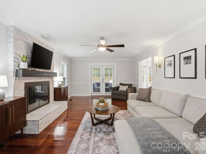 10646 Hall Drive, Charlotte, NC 28270.  MLS# CAR4370034, YatesRealty ID 22609. 