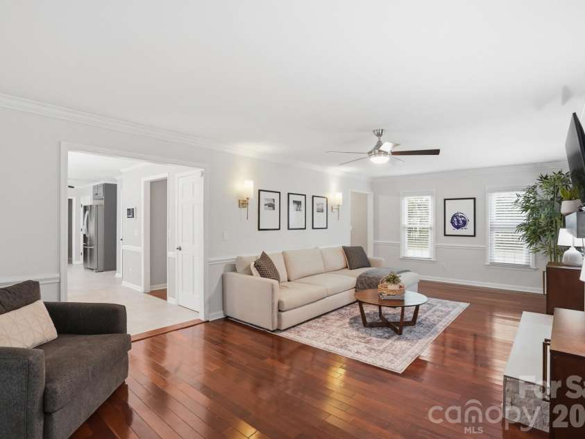10646 Hall Drive, Charlotte, NC 28270.  MLS# CAR4370034, YatesRealty ID 22609. 