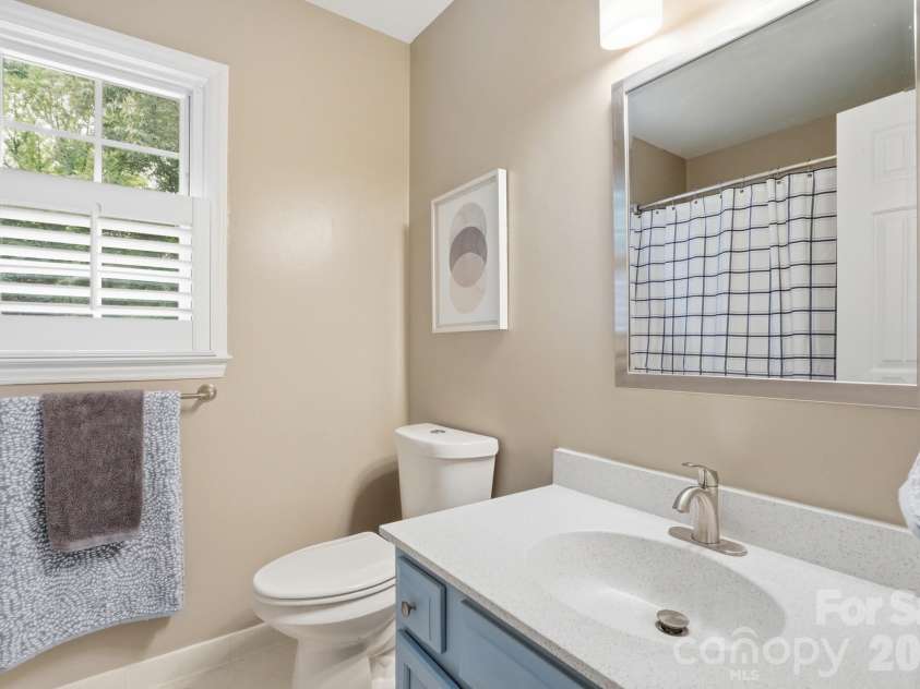 10646 Hall Drive, Charlotte, NC 28270.  MLS# CAR4370034, YatesRealty ID 22609. 