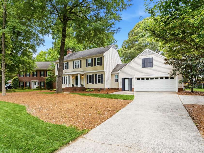 10646 Hall Drive, Charlotte, NC 28270.  MLS# CAR4370034, YatesRealty ID 22609. 