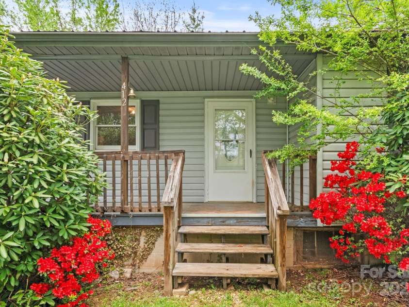 412 Trammell Avenue, Canton, NC 28716.  MLS# CAR4249273, YatesRealty ID 2261. 