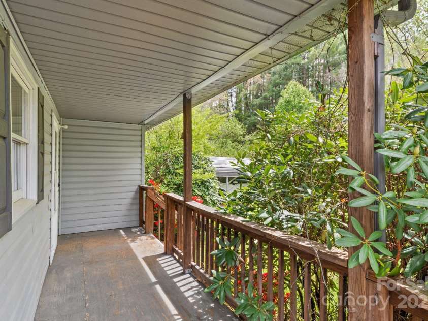 412 Trammell Avenue, Canton, NC 28716.  MLS# CAR4249273, YatesRealty ID 2261. 