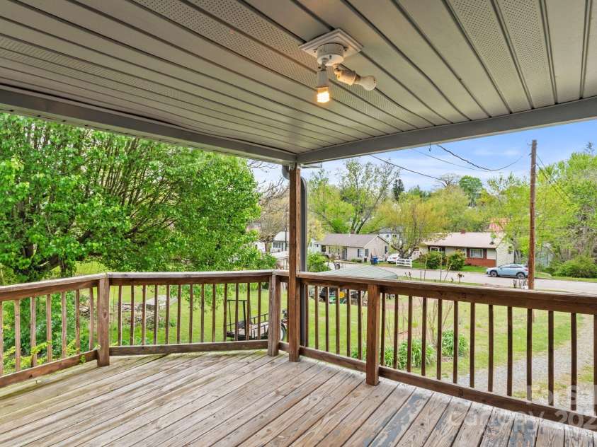 412 Trammell Avenue, Canton, NC 28716.  MLS# CAR4249273, YatesRealty ID 2261. 