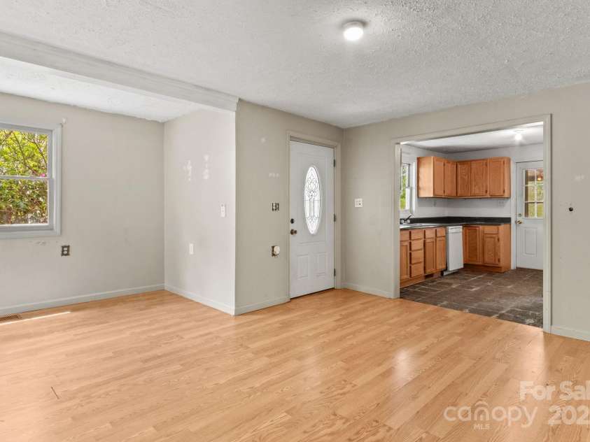 412 Trammell Avenue, Canton, NC 28716.  MLS# CAR4249273, YatesRealty ID 2261. 