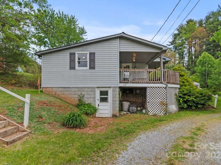 412 Trammell Avenue, Canton, NC 28716.  MLS# CAR4249273, YatesRealty ID 2261. 