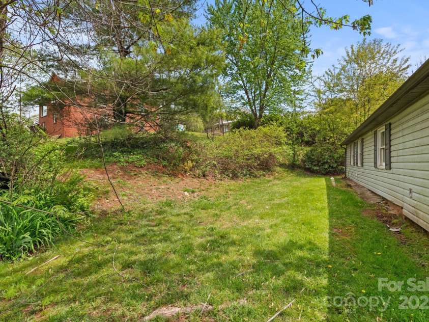 412 Trammell Avenue, Canton, NC 28716.  MLS# CAR4249273, YatesRealty ID 2261. Backyard