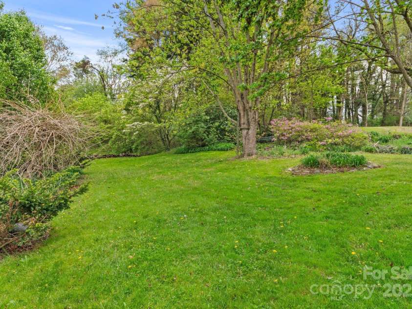 412 Trammell Avenue, Canton, NC 28716.  MLS# CAR4249273, YatesRealty ID 2261. Beautiful front yard