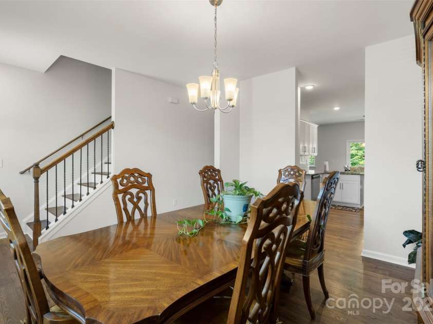 2527 Linhay Drive, Charlotte, NC 28216.  MLS# CAR4267961, YatesRealty ID 22610. 