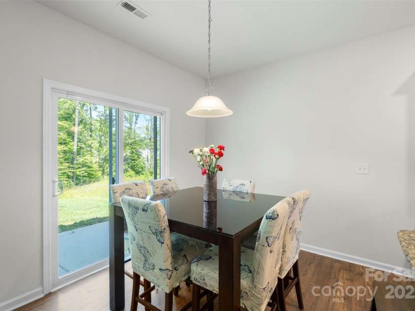 2527 Linhay Drive, Charlotte, NC 28216.  MLS# CAR4267961, YatesRealty ID 22610. 