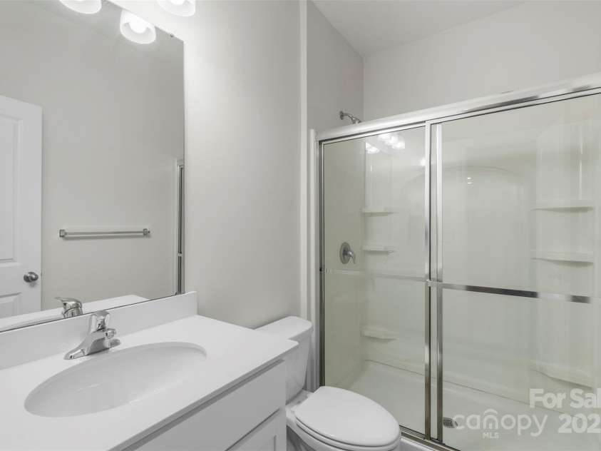 2527 Linhay Drive, Charlotte, NC 28216.  MLS# CAR4267961, YatesRealty ID 22610. 