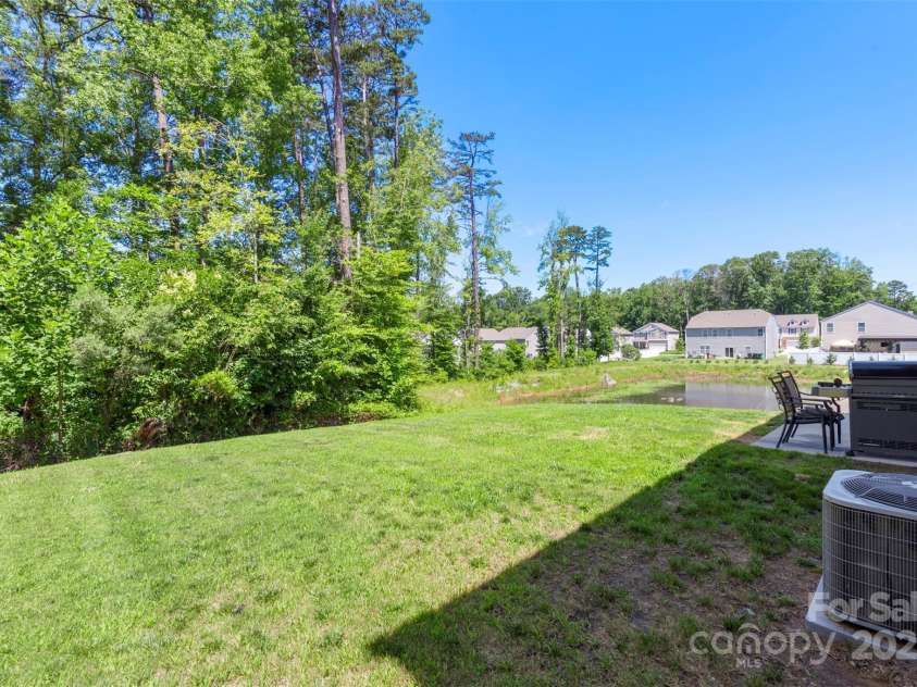 2527 Linhay Drive, Charlotte, NC 28216.  MLS# CAR4267961, YatesRealty ID 22610. 