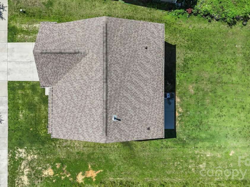 2527 Linhay Drive, Charlotte, NC 28216.  MLS# CAR4267961, YatesRealty ID 22610. 