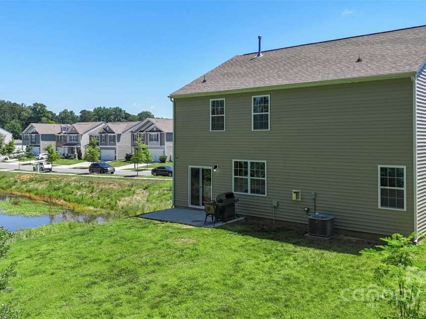 2527 Linhay Drive, Charlotte, NC 28216.  MLS# CAR4267961, YatesRealty ID 22610. 