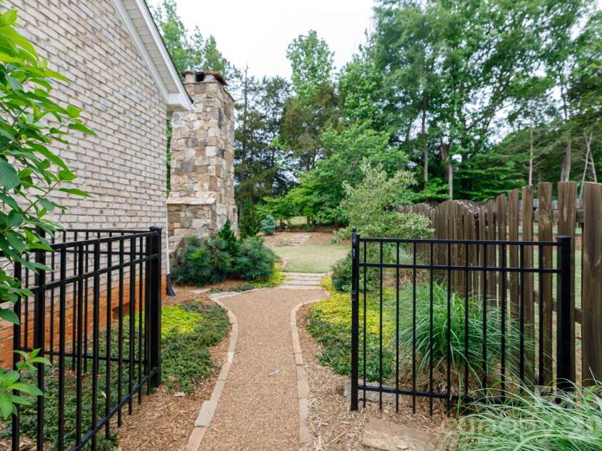 4017 Sandy Trail, Fort Mill, SC 29707.  MLS# CAR4378374, YatesRealty ID 22610. 