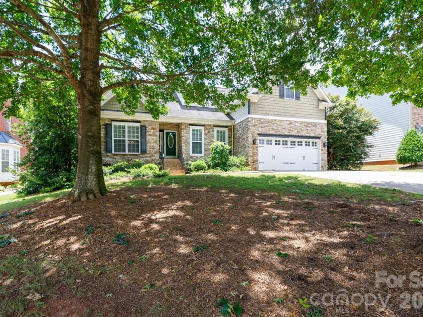 4017 Sandy Trail, Fort Mill, SC 29707.  MLS# CAR4378374, YatesRealty ID 22610. 