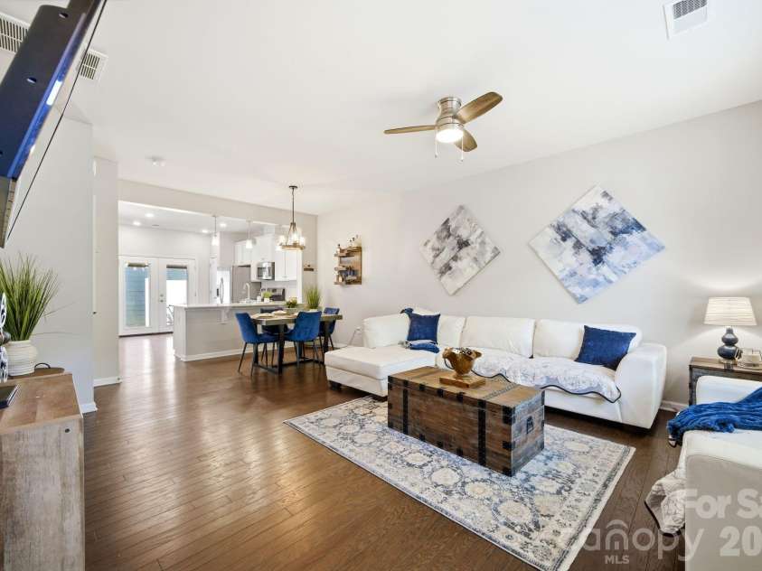 6913 Walnut Branch Lane, Charlotte, NC 28277.  MLS# CAR4380084, YatesRealty ID 22611. 