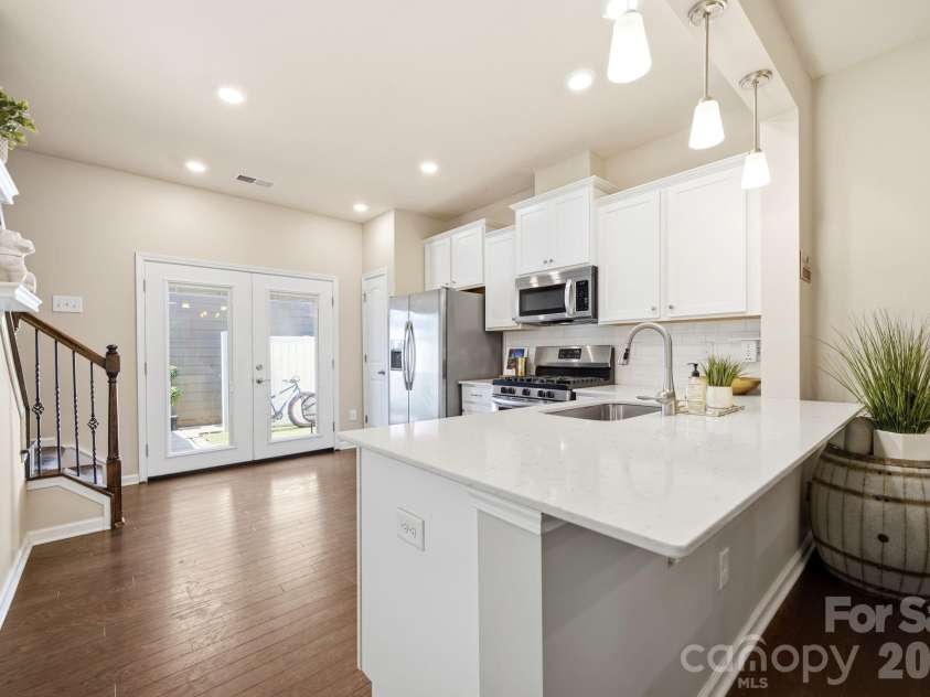 6913 Walnut Branch Lane, Charlotte, NC 28277.  MLS# CAR4380084, YatesRealty ID 22611. 