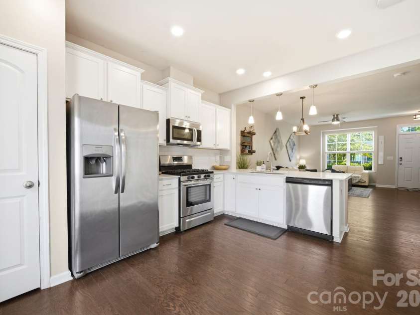 6913 Walnut Branch Lane, Charlotte, NC 28277.  MLS# CAR4380084, YatesRealty ID 22611. 
