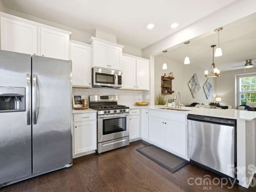 6913 Walnut Branch Lane, Charlotte, NC 28277.  MLS# CAR4380084, YatesRealty ID 22611. 