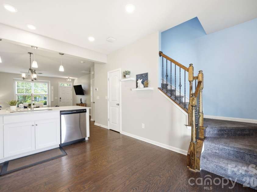 6913 Walnut Branch Lane, Charlotte, NC 28277.  MLS# CAR4380084, YatesRealty ID 22611. 