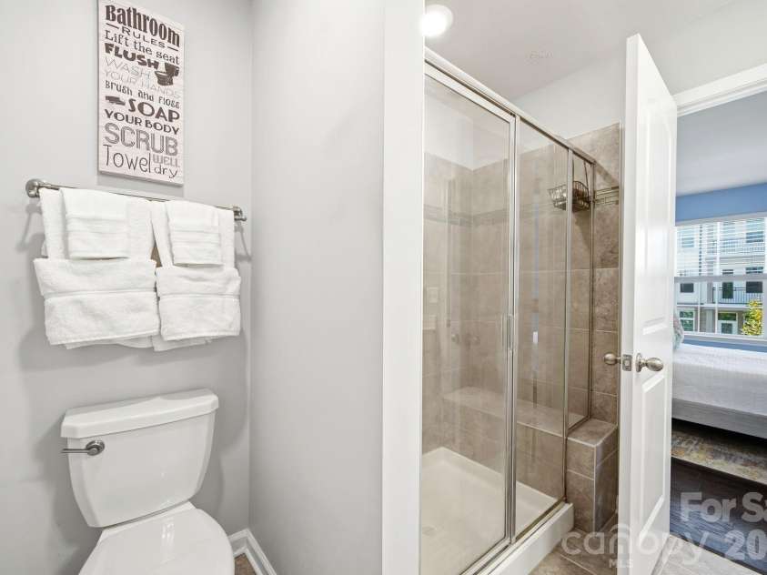 6913 Walnut Branch Lane, Charlotte, NC 28277.  MLS# CAR4380084, YatesRealty ID 22611. 