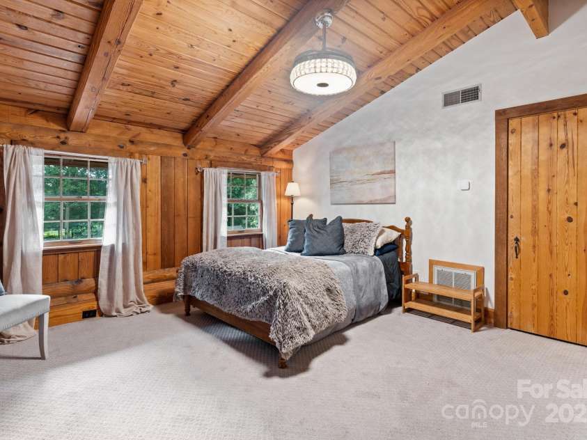 2257 Smith Farm Road, Thomasville, NC 27360.  MLS# CAR4274432, YatesRealty ID 22612. 