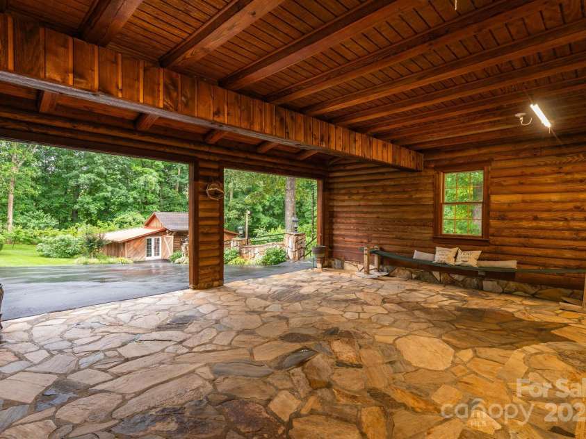 2257 Smith Farm Road, Thomasville, NC 27360.  MLS# CAR4274432, YatesRealty ID 22612. 