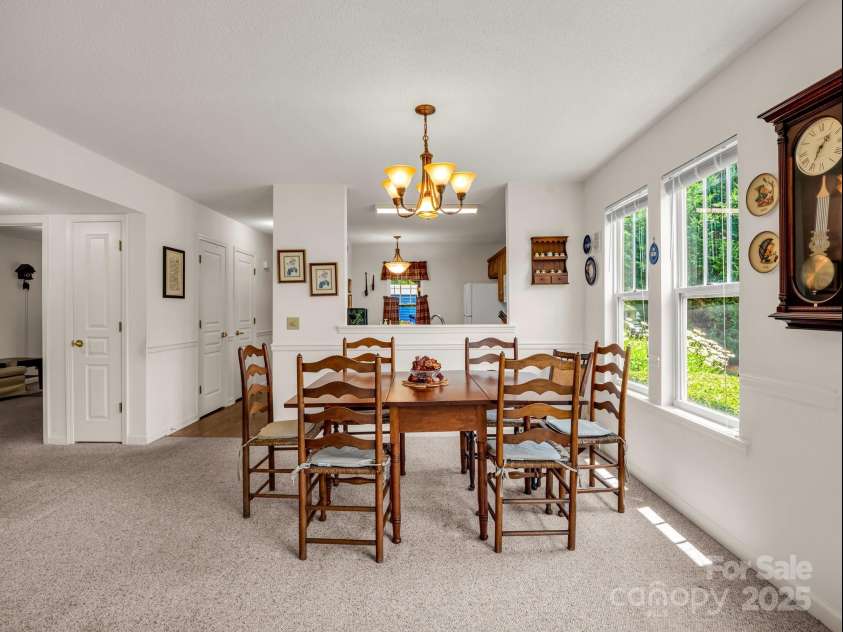 1901 Deermouse Way, Hendersonville, NC 28792.  MLS# CAR4273118, YatesRealty ID 22613. 