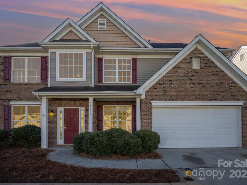 5805 Lindley Crescent Drive, Indian Trail, NC 28079.  MLS# CAR4272486, YatesRealty ID 22614. 