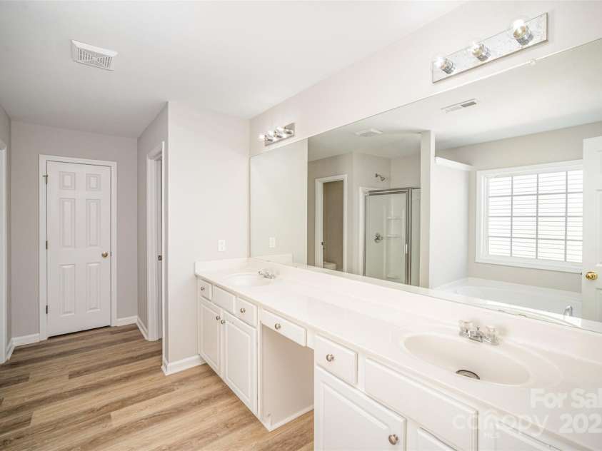 5805 Lindley Crescent Drive, Indian Trail, NC 28079.  MLS# CAR4272486, YatesRealty ID 22614. 