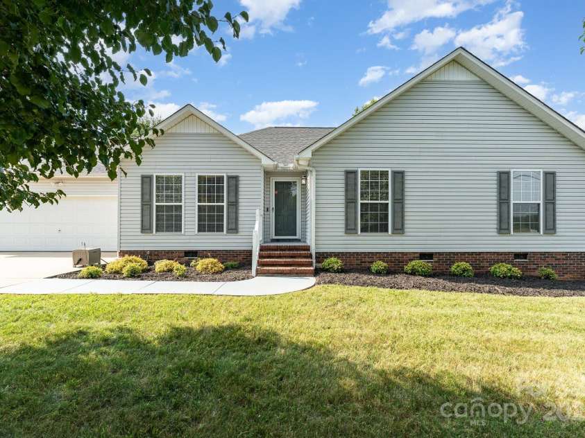 614 Peeler Street, Salisbury, NC 28146.  MLS# CAR4272659, YatesRealty ID 22615. 