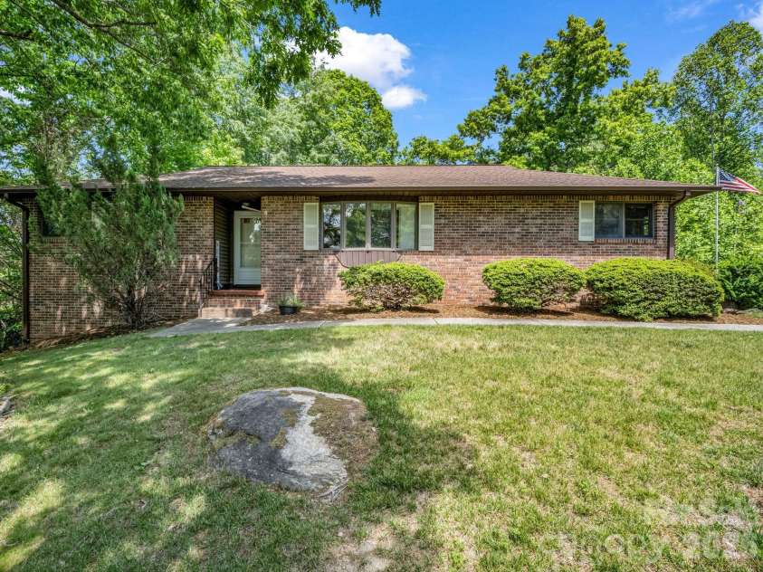 156 Deer Run, Hendersonville, NC 28739.  MLS# CAR4397683, YatesRealty ID 22616. Front Exterior