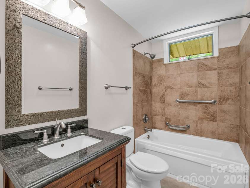 156 Deer Run, Hendersonville, NC 28739.  MLS# CAR4397683, YatesRealty ID 22616. Full Bath