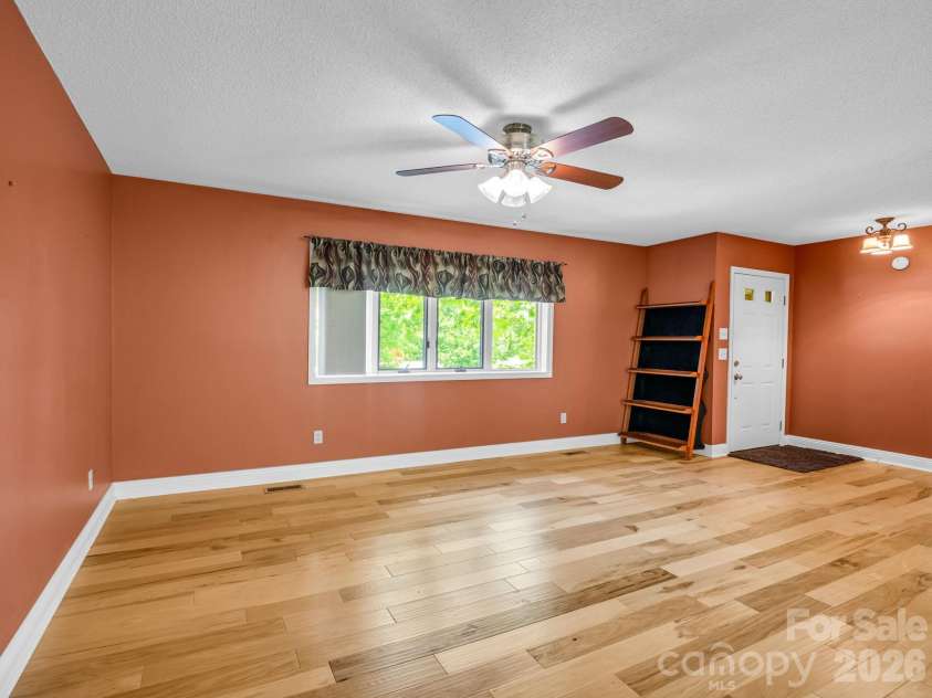 156 Deer Run, Hendersonville, NC 28739.  MLS# CAR4397683, YatesRealty ID 22616. Living Room