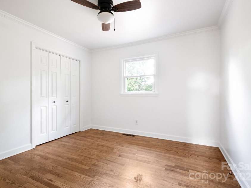 28 Spaulding Drive, Candler, NC 28715.  MLS# CAR4265463, YatesRealty ID 22616. 