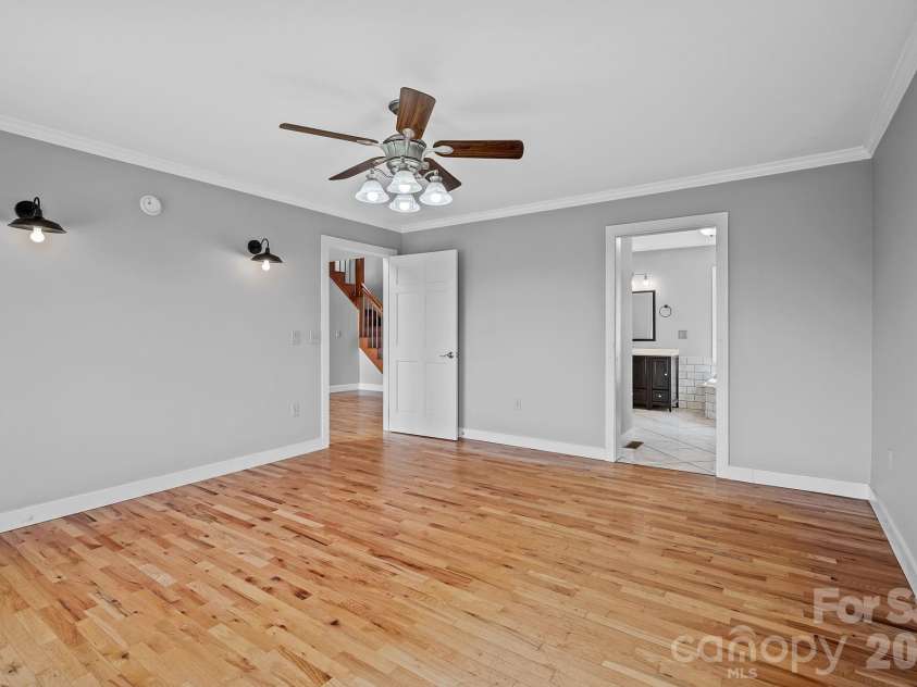 77 Paradise Ridge, Marshall, NC 28753.  MLS# CAR4381435, YatesRealty ID 22617. 