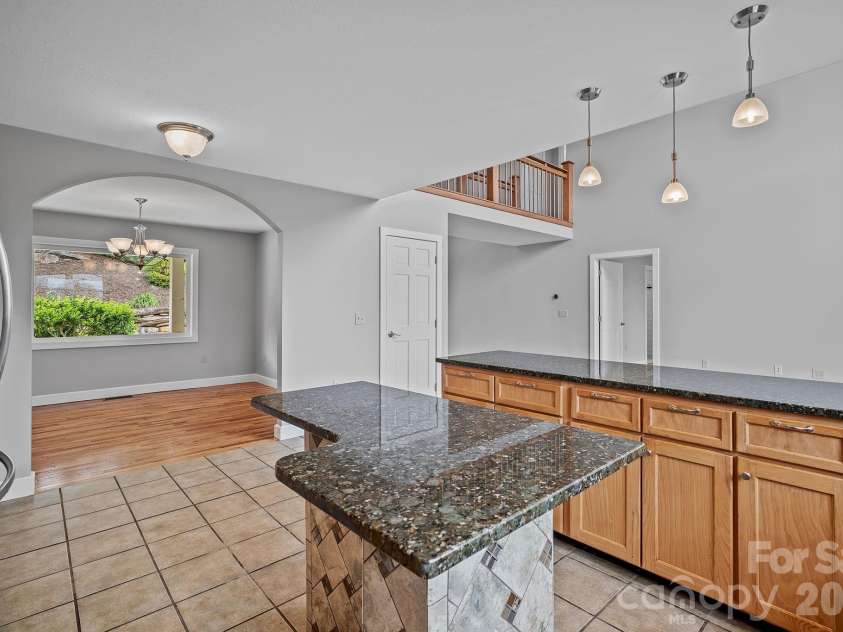 77 Paradise Ridge, Marshall, NC 28753.  MLS# CAR4381435, YatesRealty ID 22617. Virtually Staged