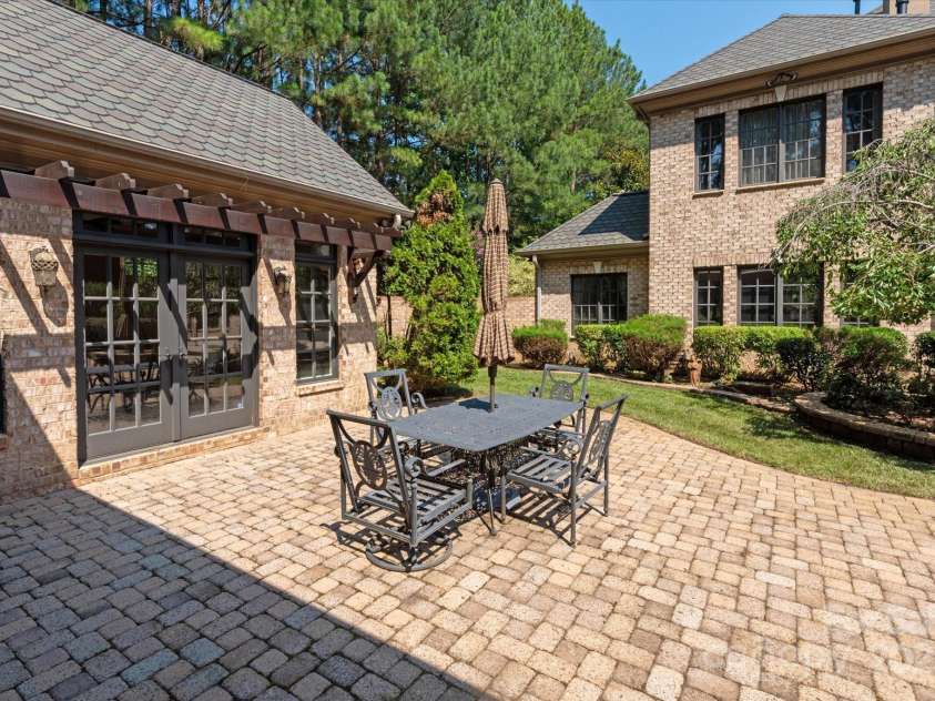 9110 Woodhall Lake Drive, Waxhaw, NC 28173.  MLS# CAR4274235, YatesRealty ID 22617. 