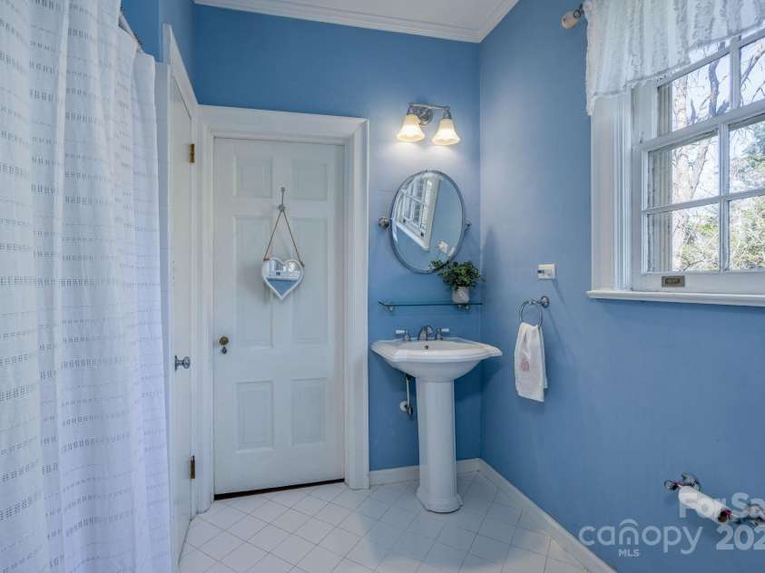 211 Liberty Street, Winnsboro, SC 29180.  MLS# CAR4235636, YatesRealty ID 22618. 3&4th Bedroom Jack and Jill