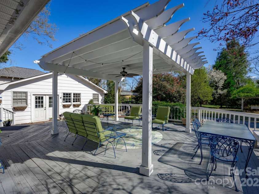 211 Liberty Street, Winnsboro, SC 29180.  MLS# CAR4235636, YatesRealty ID 22618. 